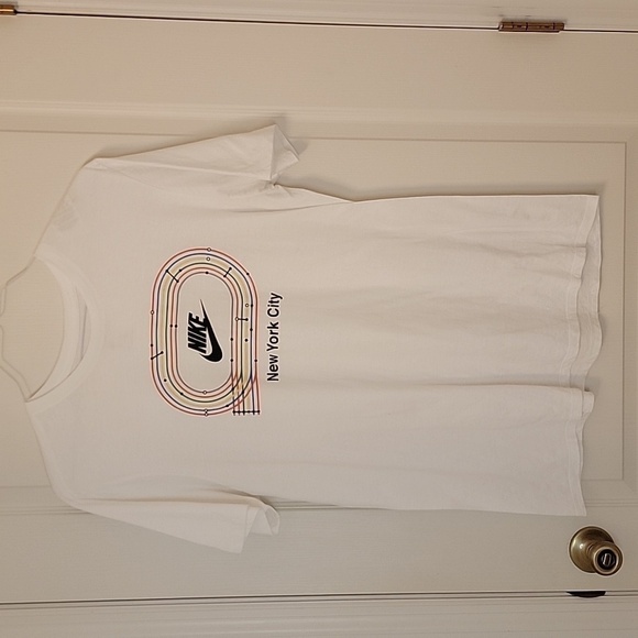 Nike Sportswear SoHo Track NYC Subway Lines Tee, Size L - Picture 1 of 9